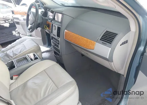 2008 Chrysler Town & Country Limited z USA, uszkodzony, nr VIN 2A8HR64X28R717982